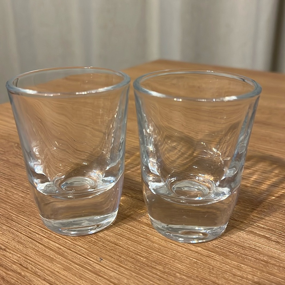 Clear shot glass shape Heavy solid glass base, perfectly balanced